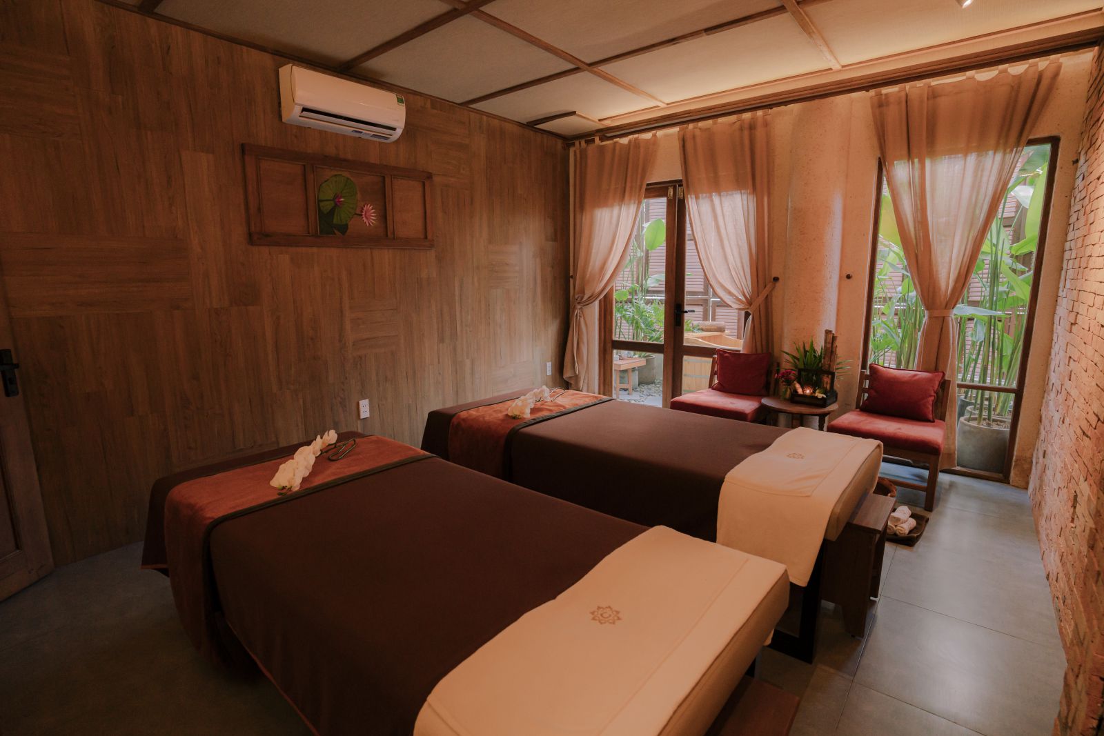 phòng massage cặp đôi