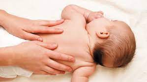 tác dụng massage cho trẻ